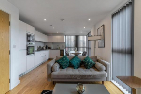 Modern 2 bed flat in the city centre